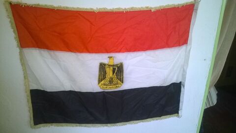 Drapeau avec tete d aigle Talange (57)