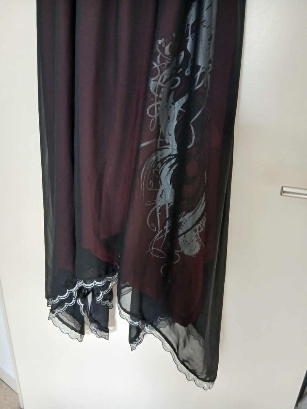  Robe Clara Vitti noire dragon doubl&eacute;e de satin rouge N&deg;1416 Vêtements