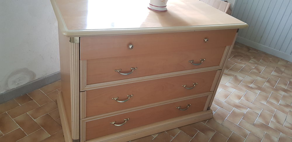 Commode laqu&eacute;e couleur p&ecirc;che Meubles
