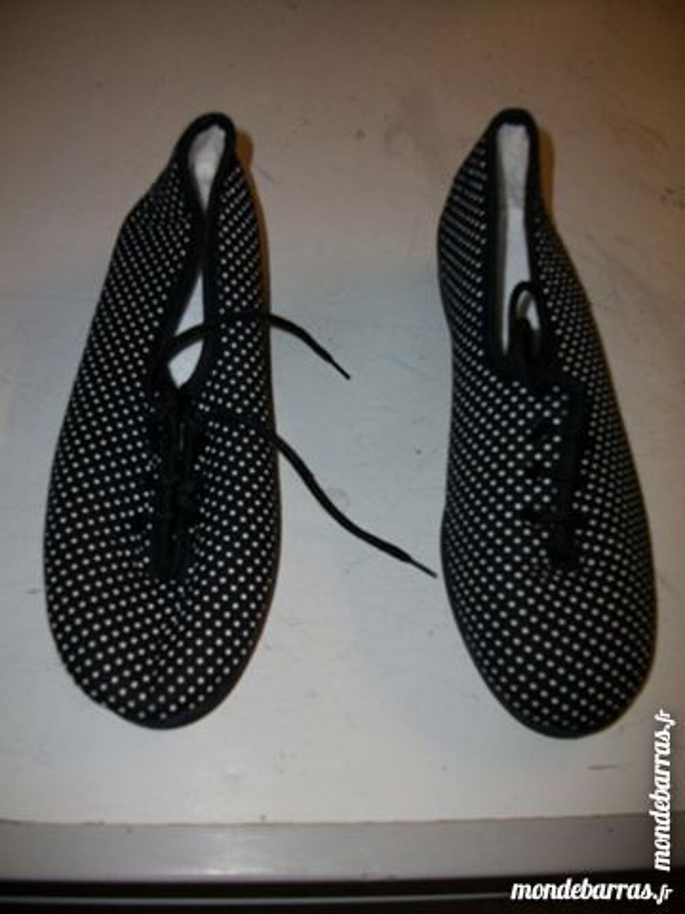 Toiles &agrave; lacets Noir Pois Blanc pt 39-neuves Chaussures