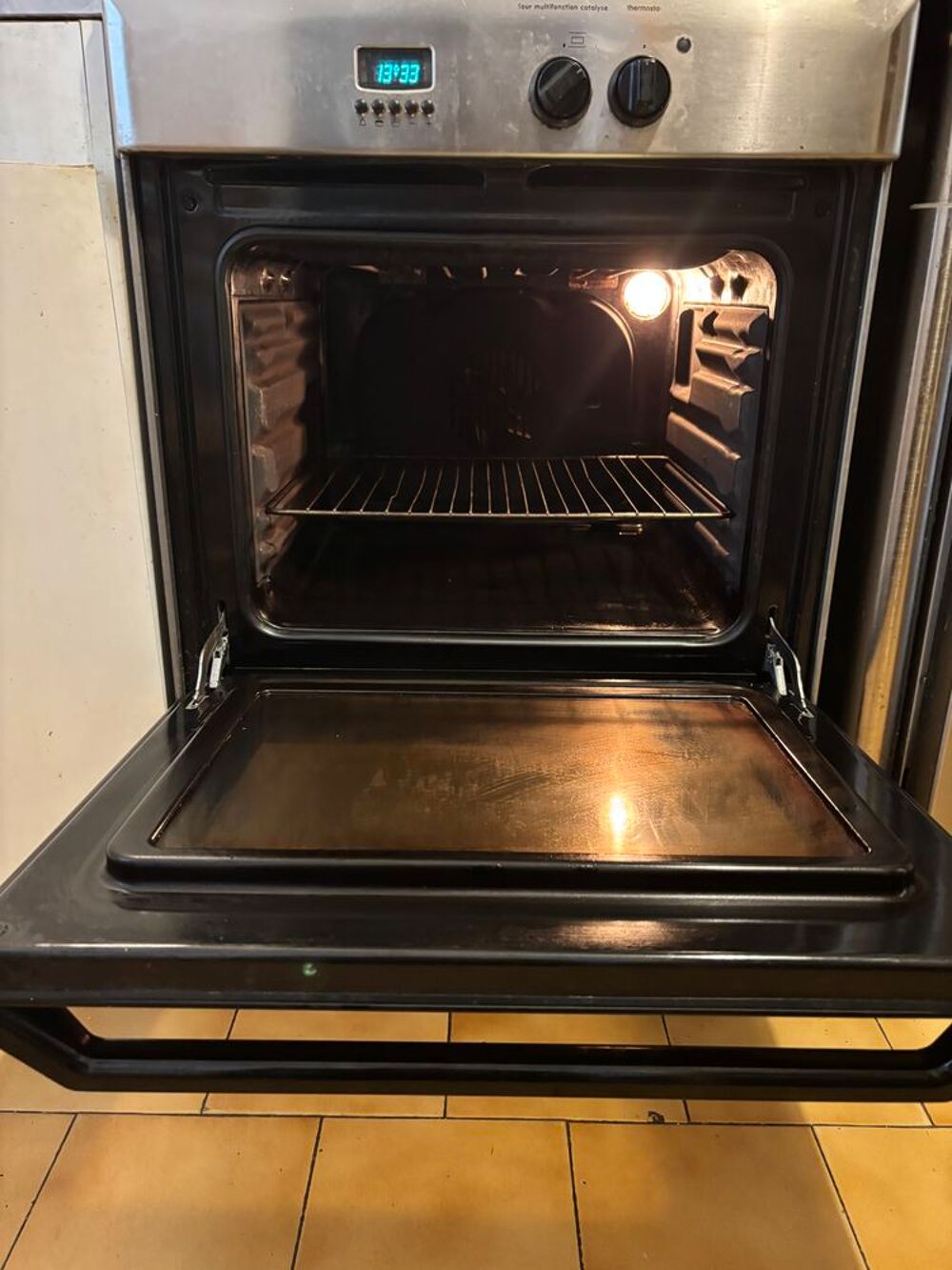 Four INDESIT avec plaques &agrave; induction Electroménager