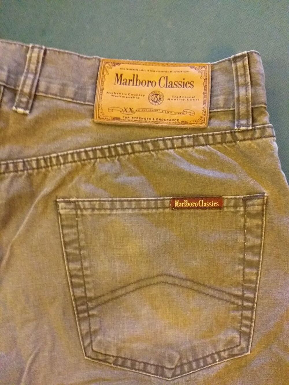 Jean Marlboro Vêtements