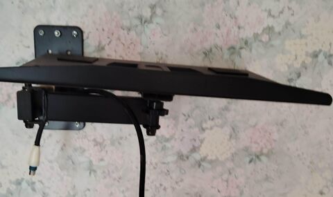 support mural extensible et orientable 15 Pontoise (95)