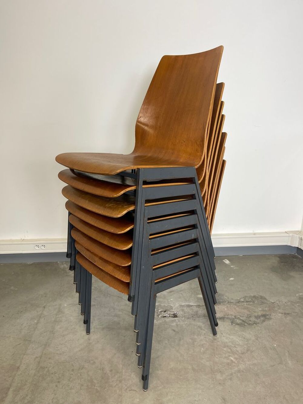 Lot de 8 chaises en bois ann&eacute;es 70, origine Allemagne Meubles