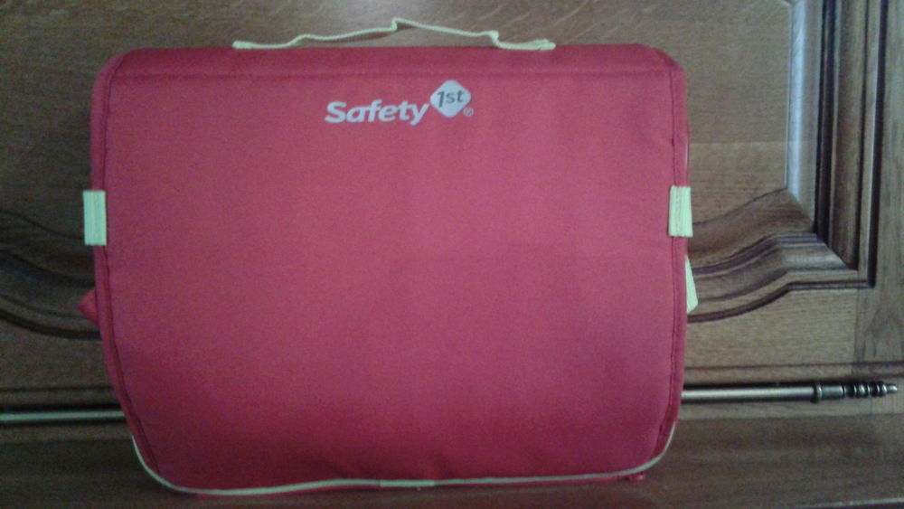 R&eacute;hausseur de chaise de voyage Safety Puériculture