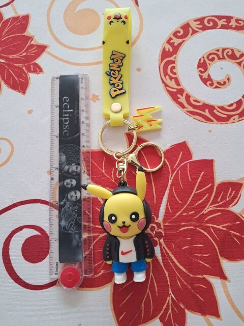 Porte-clé Pikachu pokemon manga anime japonTV mode 4 Fèves (57)