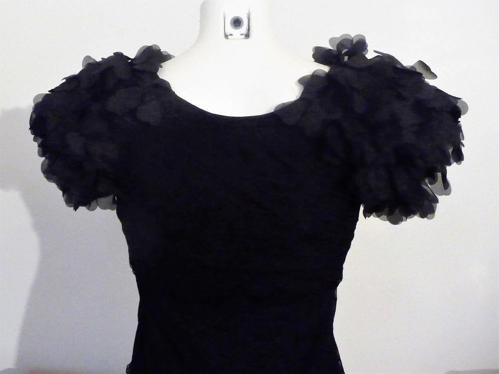 Robe/ Tunique Dentelle Noir Petites Manches- Taille 36- Neuf Vêtements