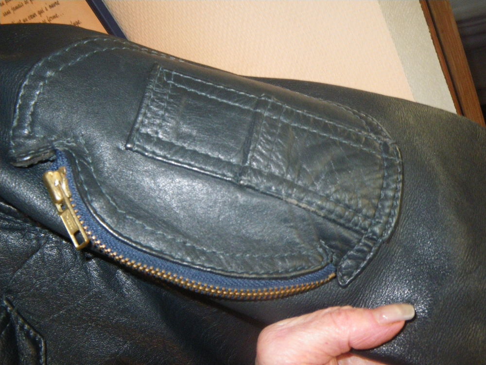 Blouson Aviateur Cuir Bleu Fonc&eacute; + Pantalon V�tements