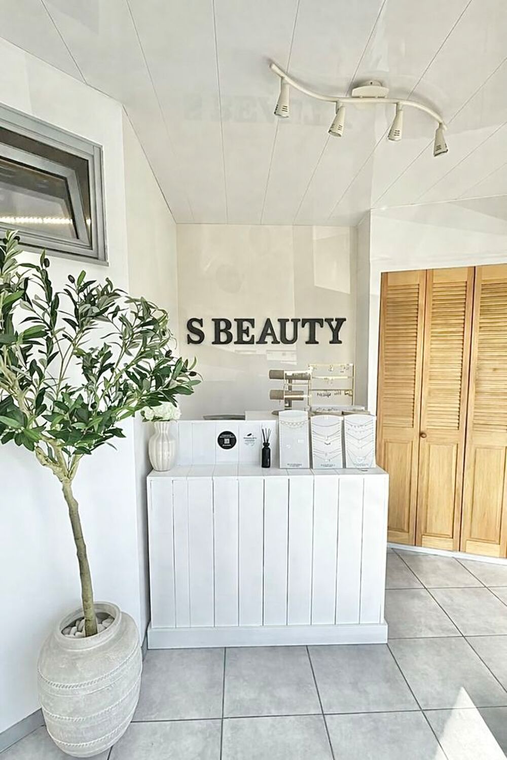 Vente Appartement FONDS DE COMMERCE - INSTITUT DE BEAUTÉ Nîmes