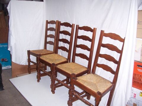 4 chaises en bois rustiques paill�es avec coussins assise 0 Arcueil (94)