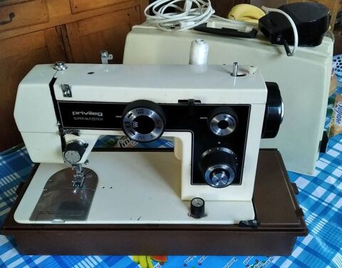 machine  coudre PRIVILEG (Quelle) 25 Ervy-le-Chtel (10)