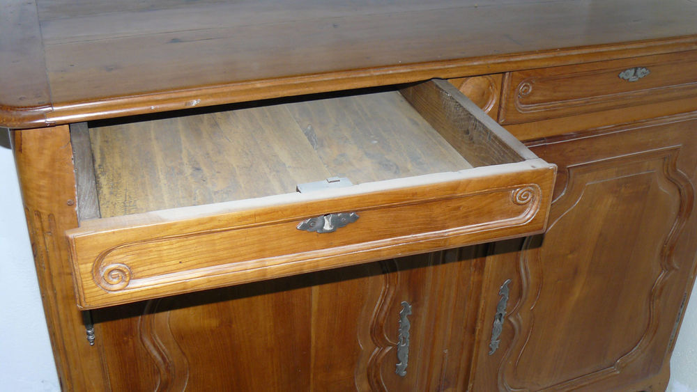 Buffet ancien en bois avec tiroir et placard Meubles