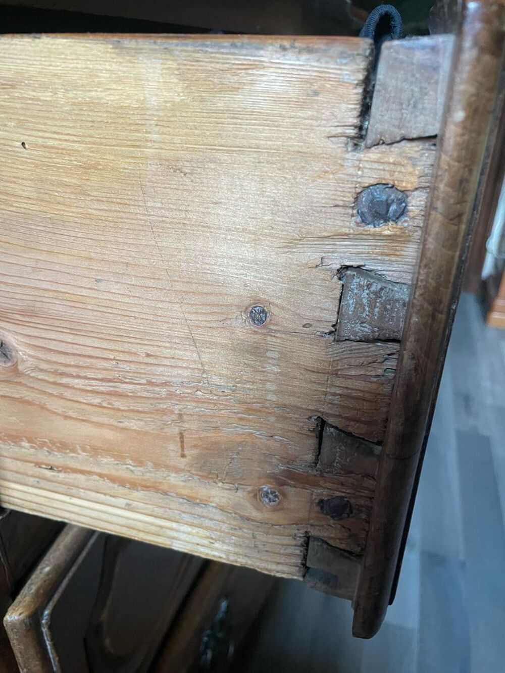 Magnifique commode fin XVIII, ou d&eacute;but XIX&deg;si&egrave;cle, en noyer Meubles