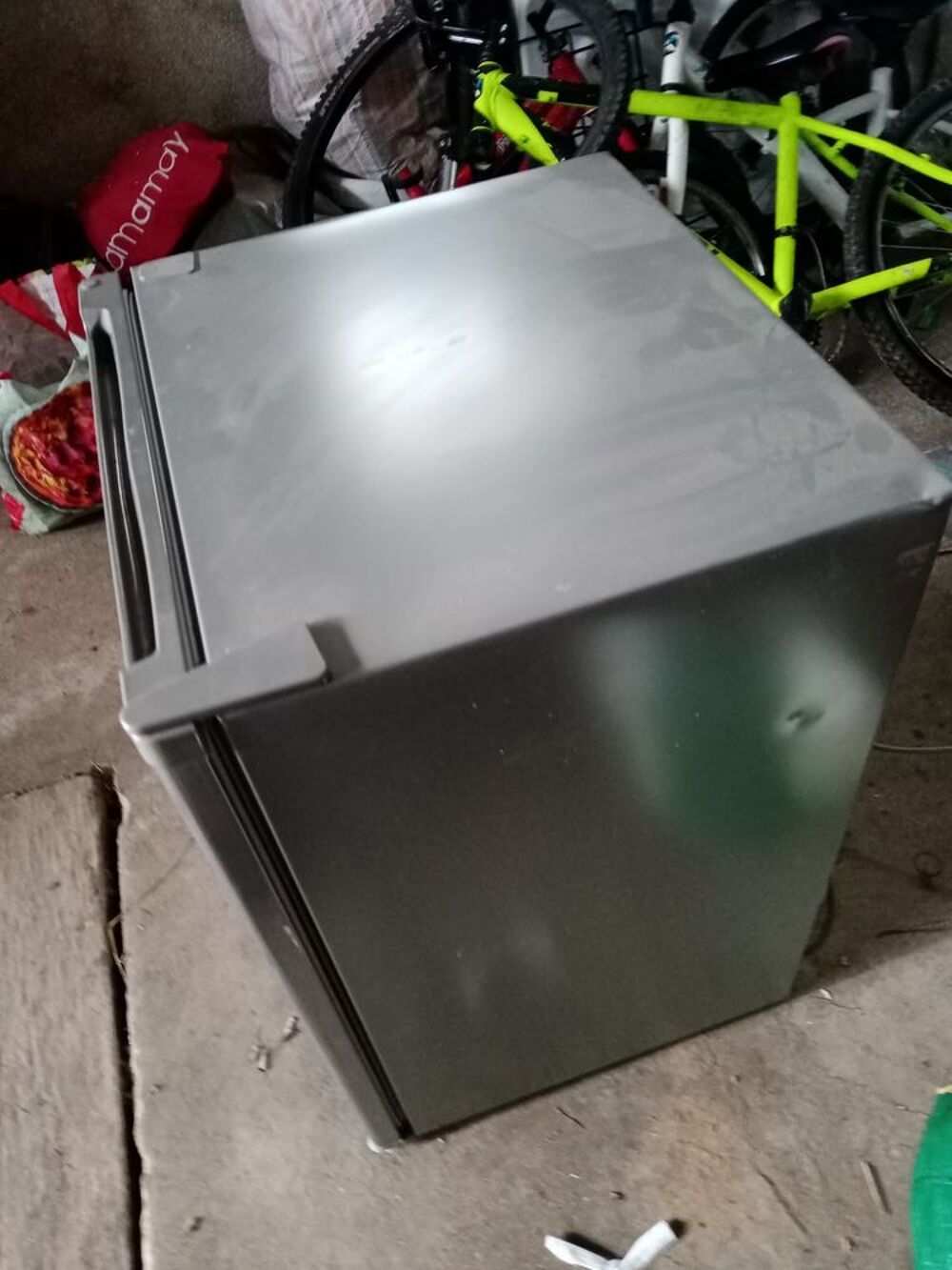 PETIT FRICO AVEC REFRIGERATEUR COMME NEUF Electroménager