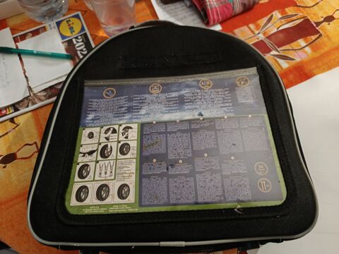 cha�nes de neige neuves. Prix 22 euros. 22 Anglet (64)