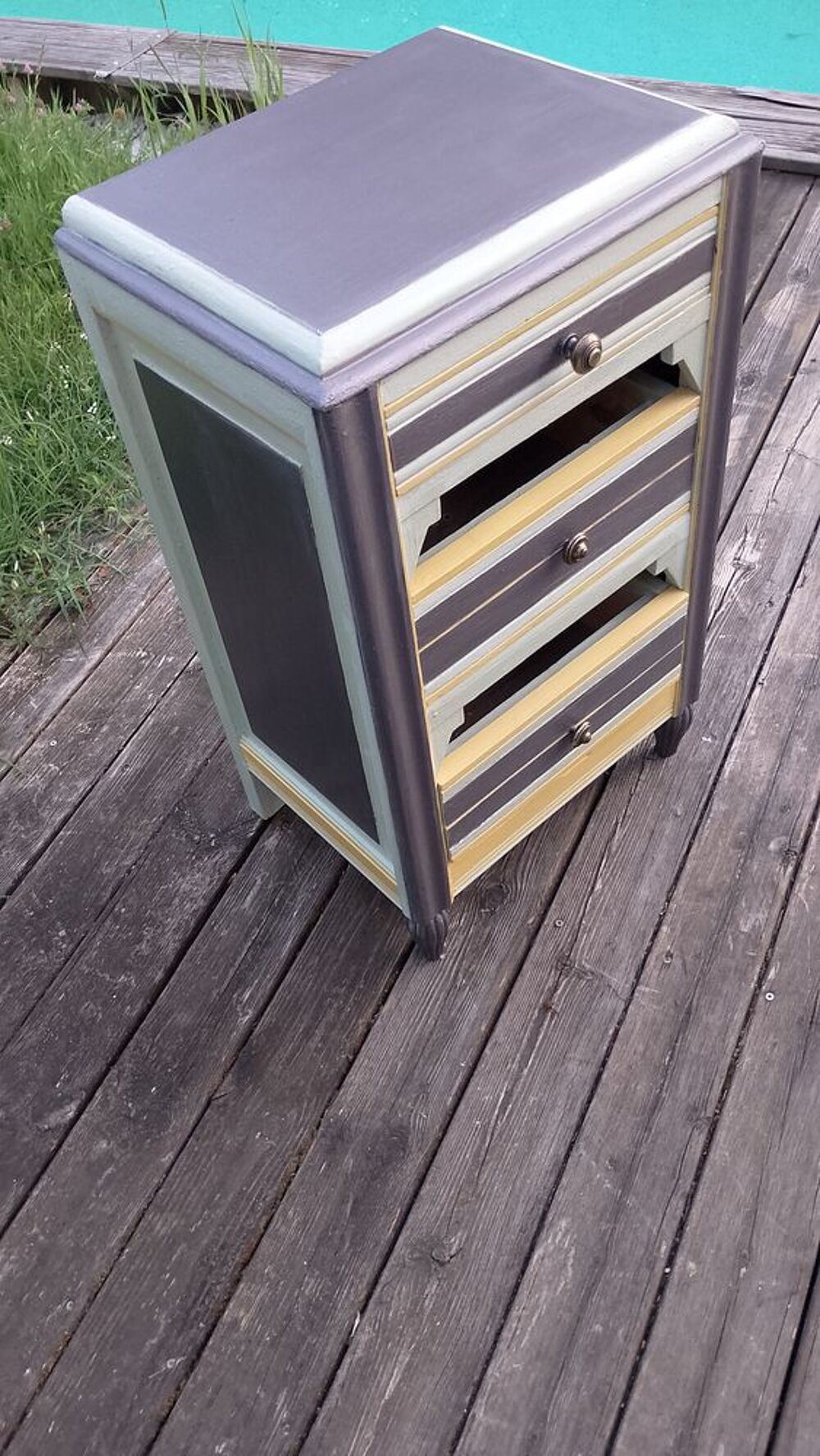 commode en bois enti&egrave;rement restaur&eacute;e, repeinte : tr&eacute;s jolie Meubles