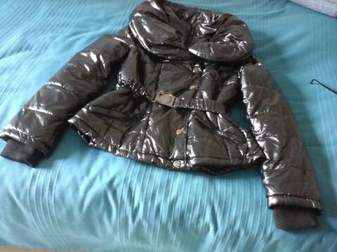 Blouson noir brillant. Jamais port. 10 Menton (06)