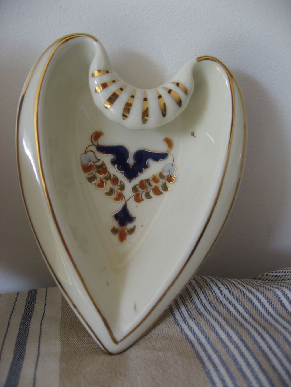 vase et plat porcelaine peinte Décoration