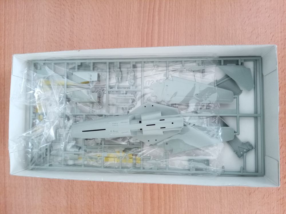 Academy 1:72 Kit. Mig 23S Flogger B Former Soviet Fighter Jeux / jouets