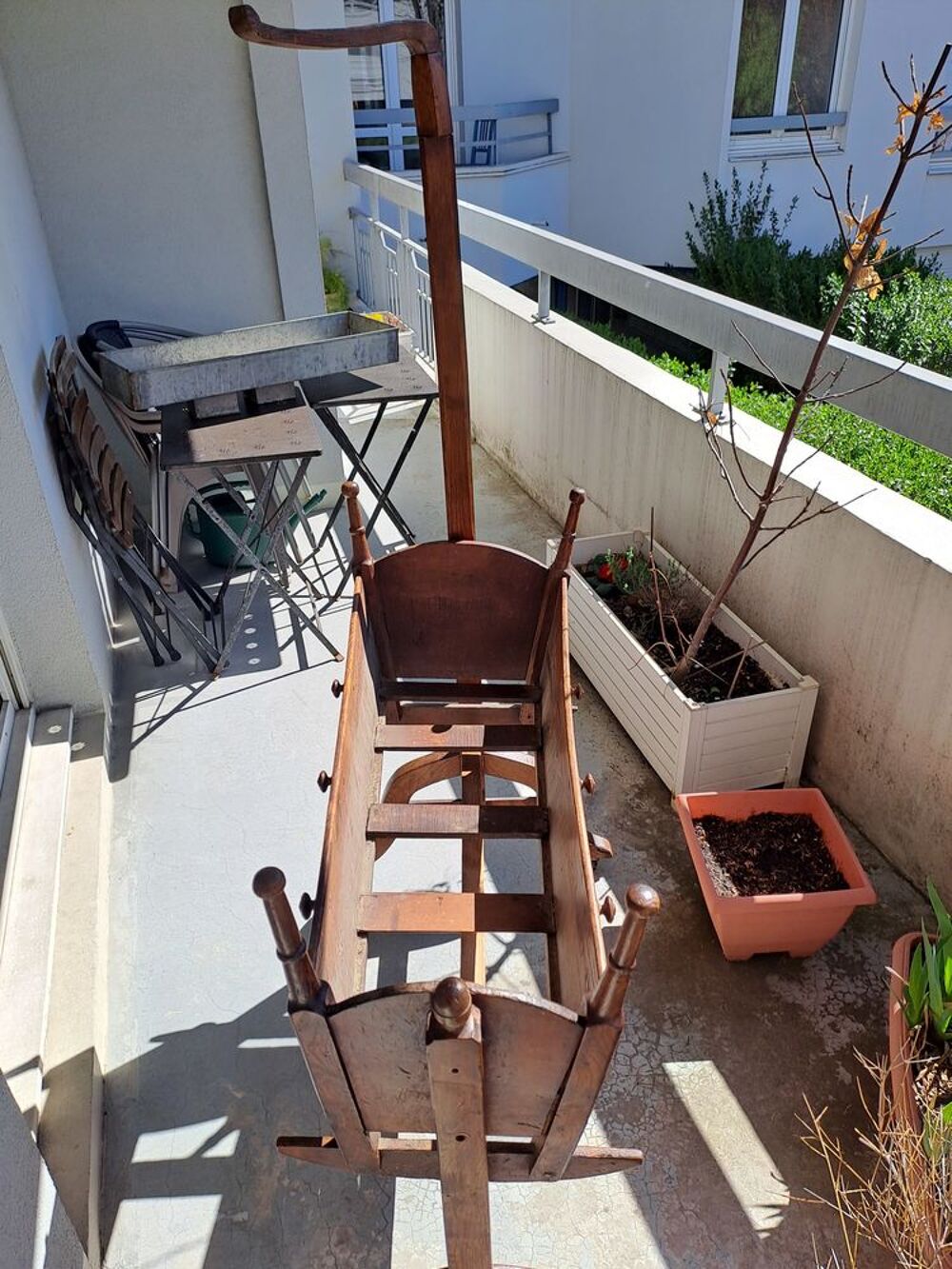 Berceau ancien en bois avec support Meubles