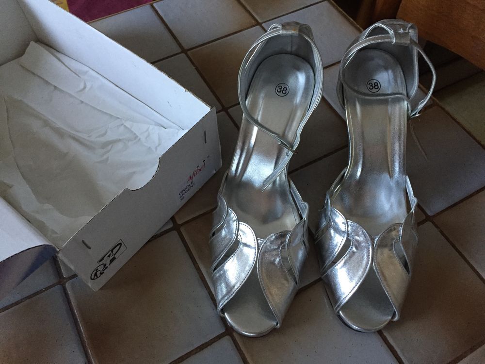 Chaussures argent&eacute;es Chaussures