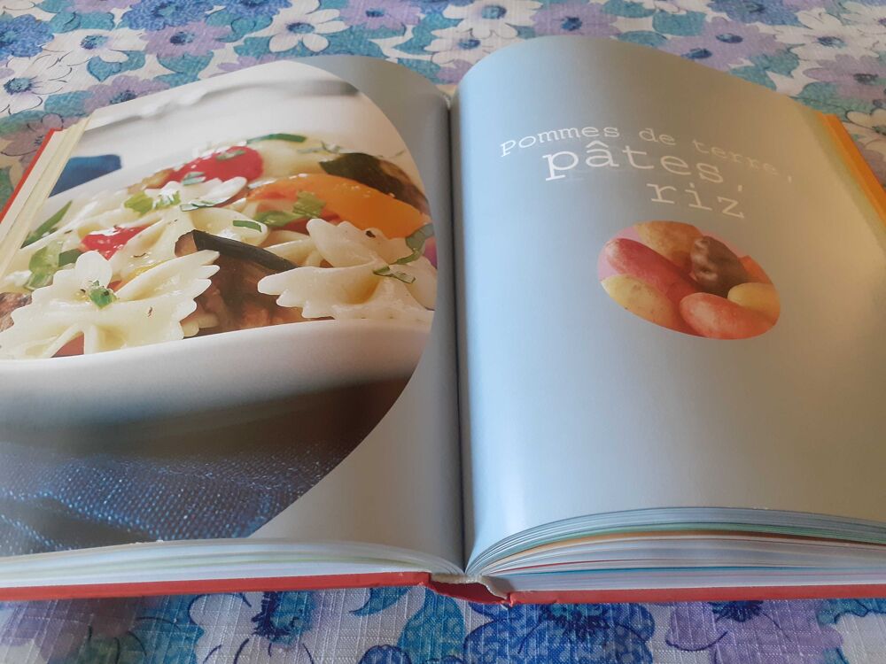 notre grand livre de cuisine. Livres et BD