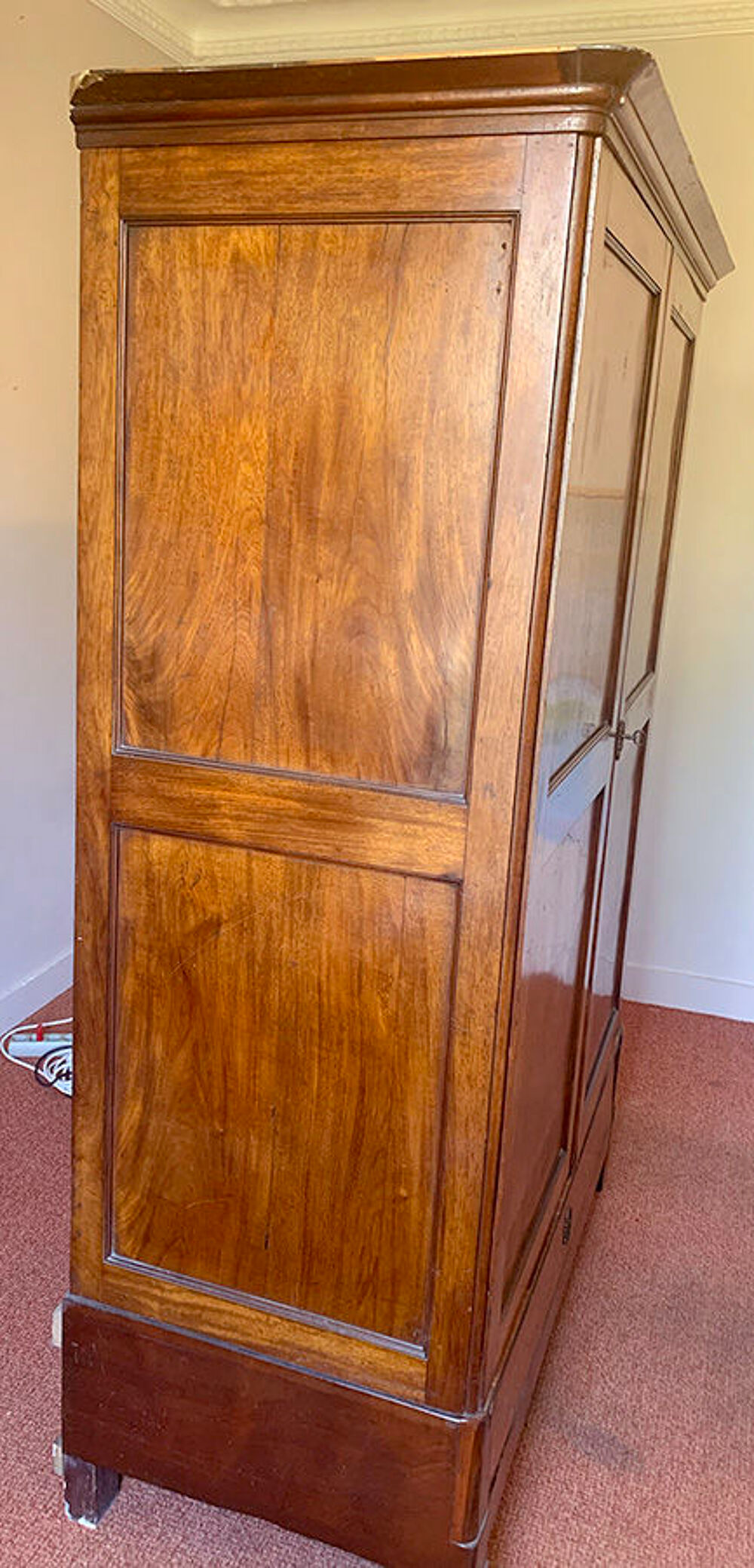 Armoire ancienne en bois massif ? Style Louis-Philippe Meubles