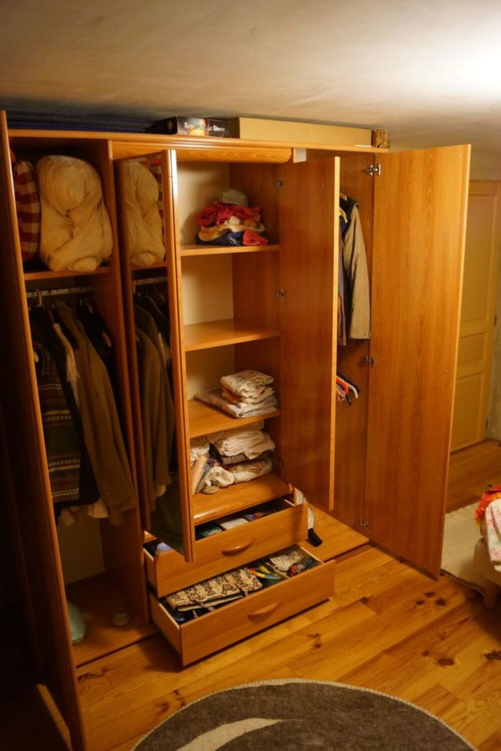 Grande armoire de chambre / penderie + 2 miroirs Meubles