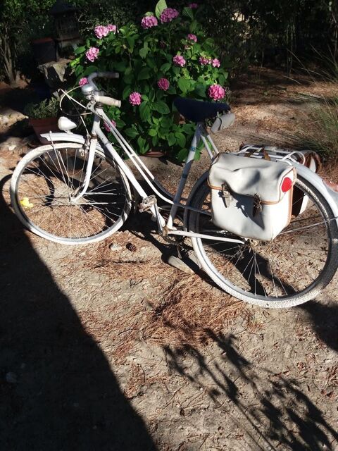 Vélo femme  vintage  50 Mérindol (84)
