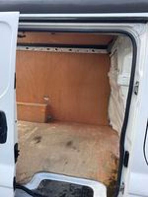 Trafic TRAFIC CA 2.0 DCI 115 L2H1 1200 KG CONFORT 2012 occasion 77200 Torcy