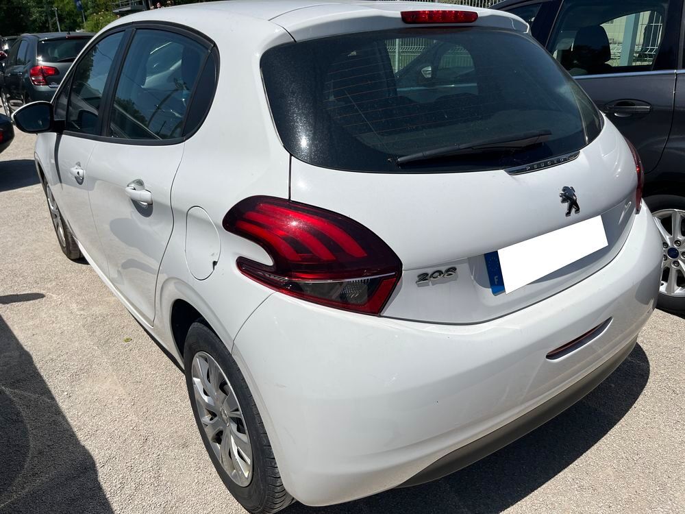 208 I PH2 1.5 BLUE HDI 102 PREMIUM PACK 2019 occasion 84000 Avignon