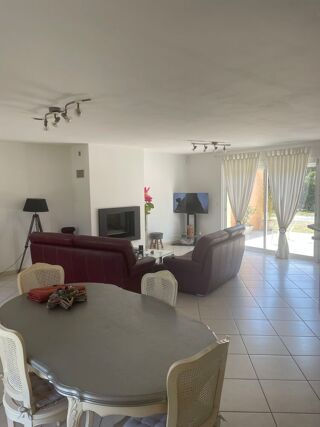  Maison à louer 6 pièces 102 m²