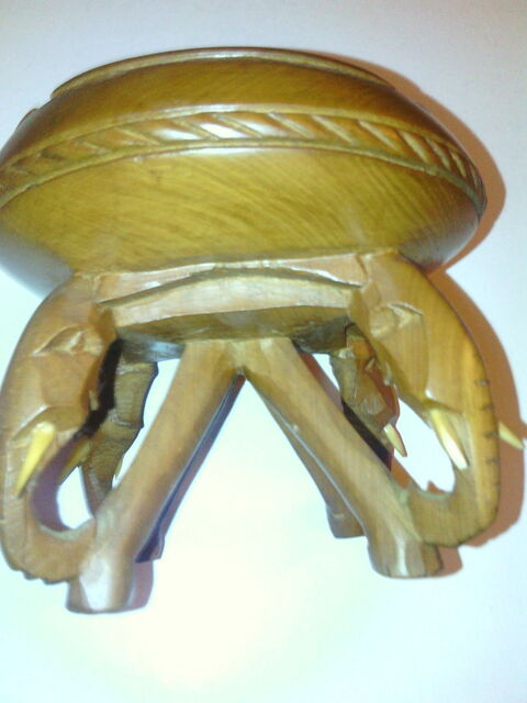 Cendrier En Bois Sculpter Avec 4 Pieds 11 Viry-Noureuil (02)