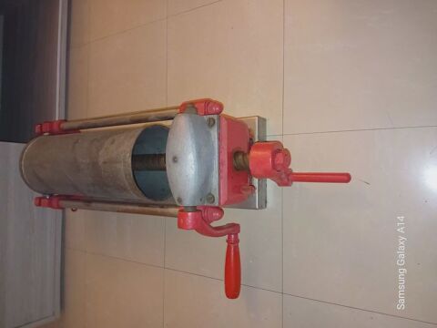 Poussoir à saucisse Ermont (95)