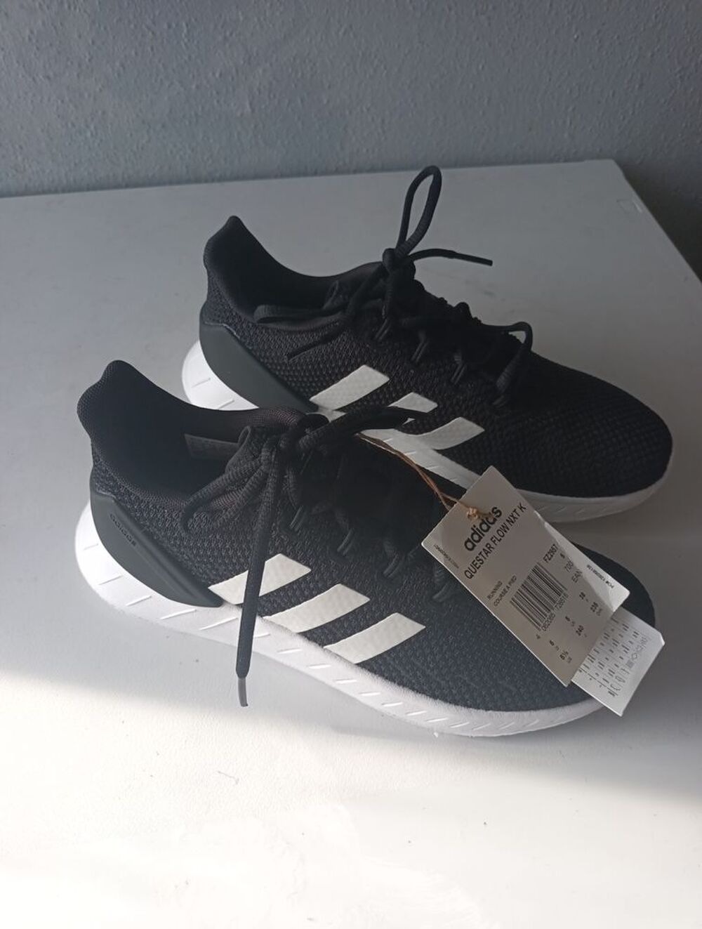 Chaussure Adidas noir Taille 38 Chaussures