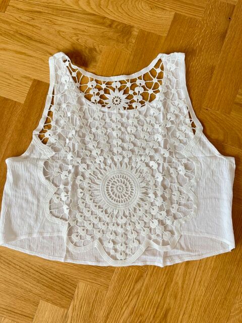 Femme, D�bardeur Taille 38/40, Dentelle crochet Blanc 2 Paris 19 (75)