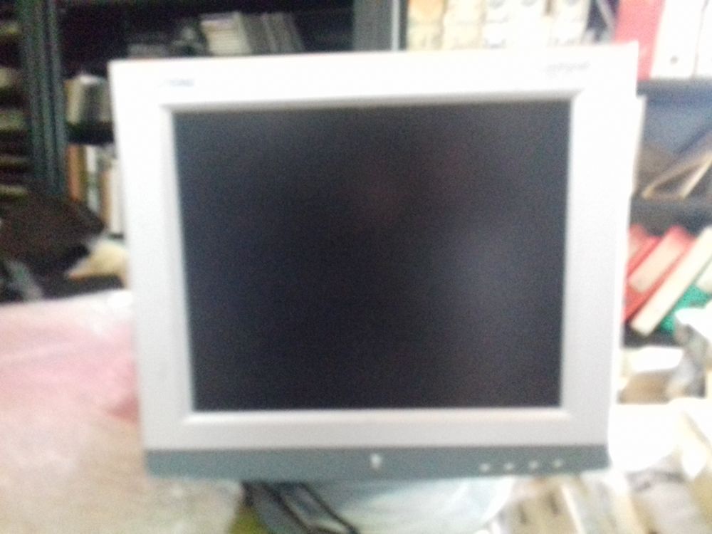 Ecran Plat LiteOne en TTBEG de 17 pouces (43 cms) Matériel informatique