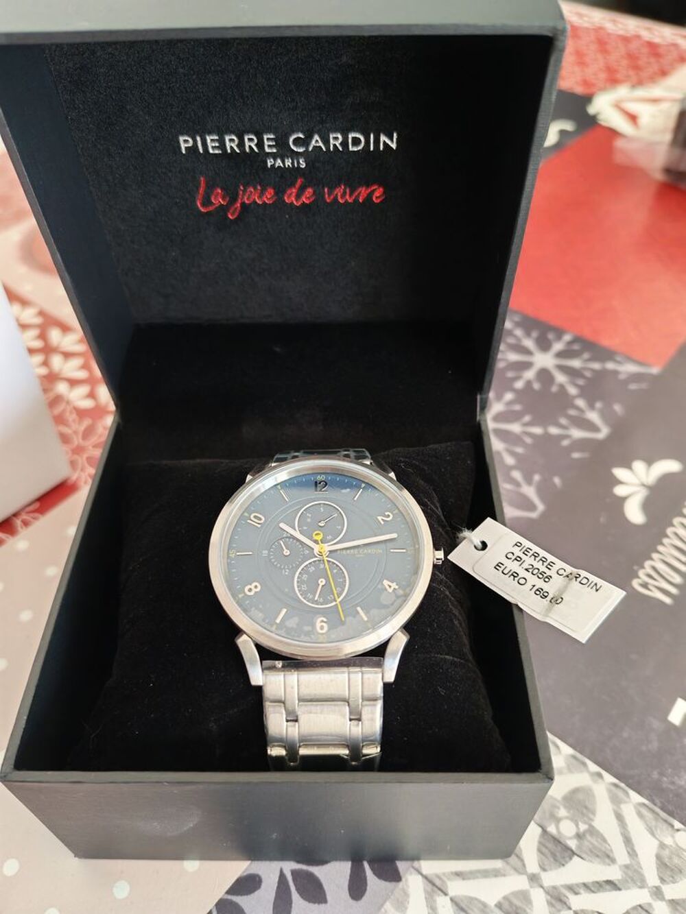 Montre Pierre Cardin cadran bleu avec bo&icirc;te Bijoux et montres