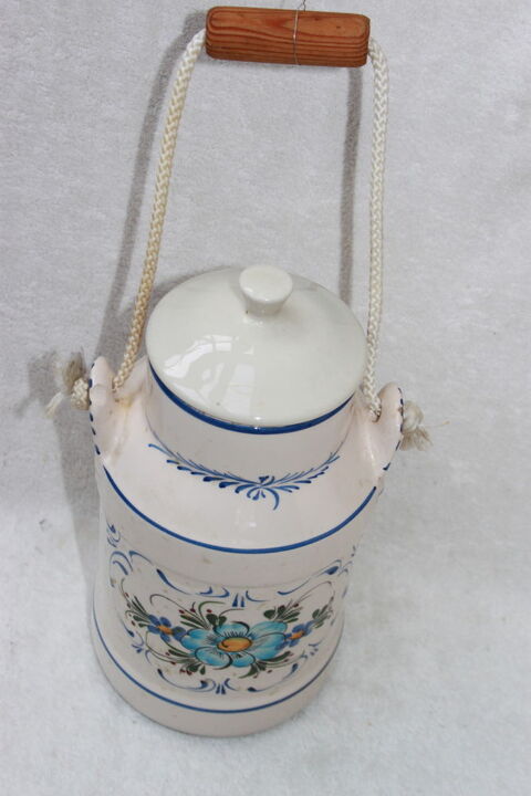 Pot � lait vintage fa�ence 10 Montigny-Lencoup (77)