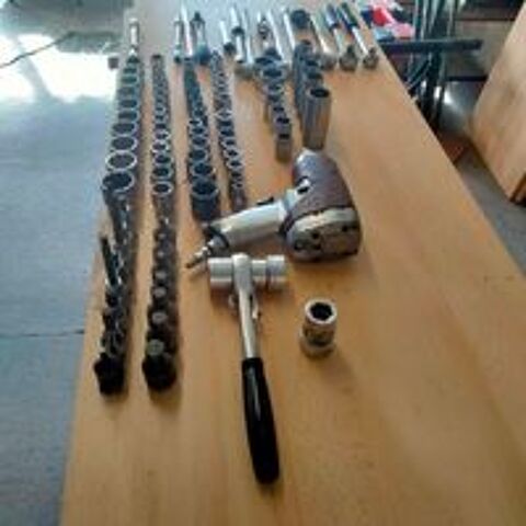   68 douilles +outils 