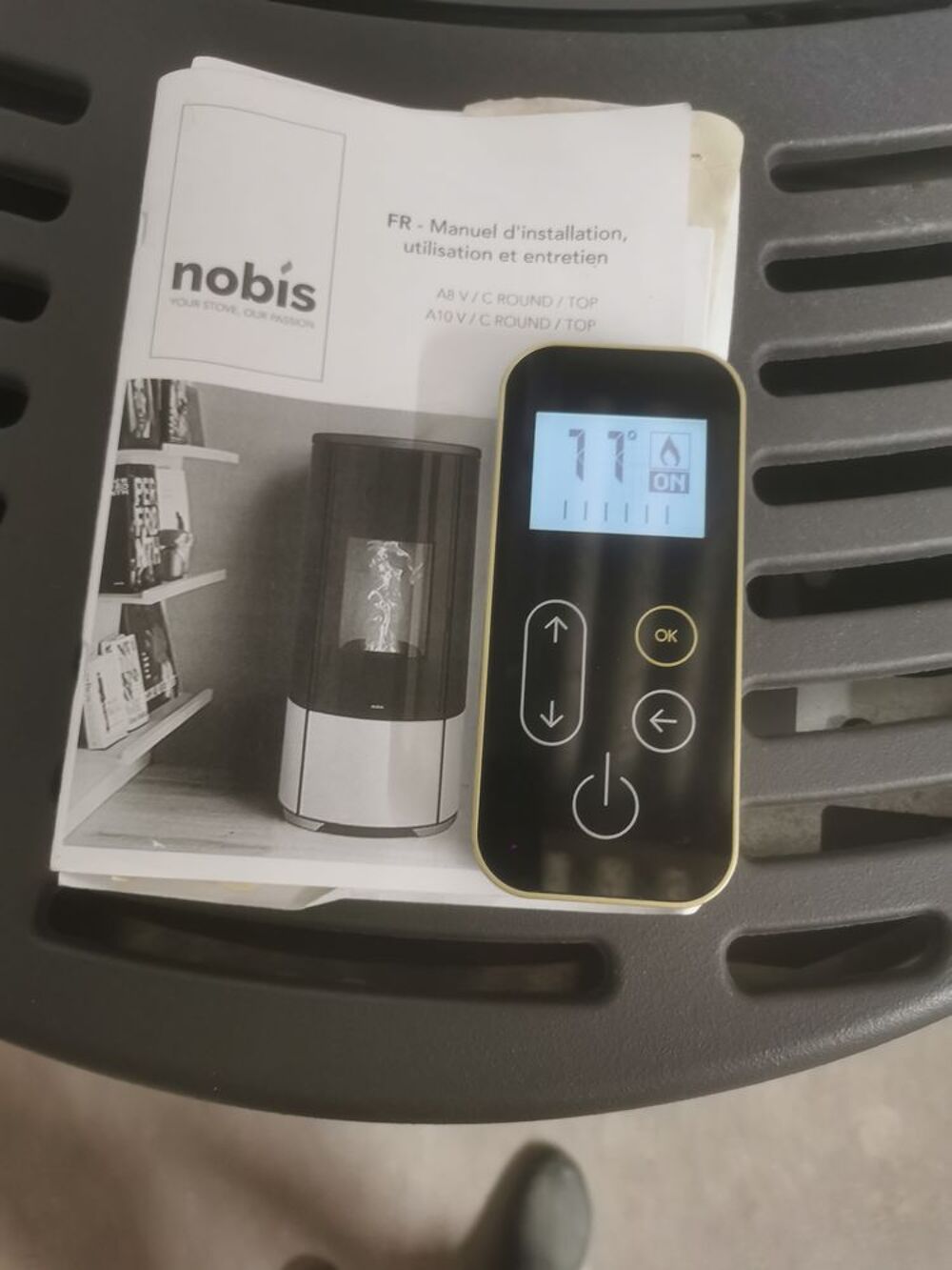 A SAISIR: POELE A GRANULES NOBIS MODELE A8VROUND Meubles