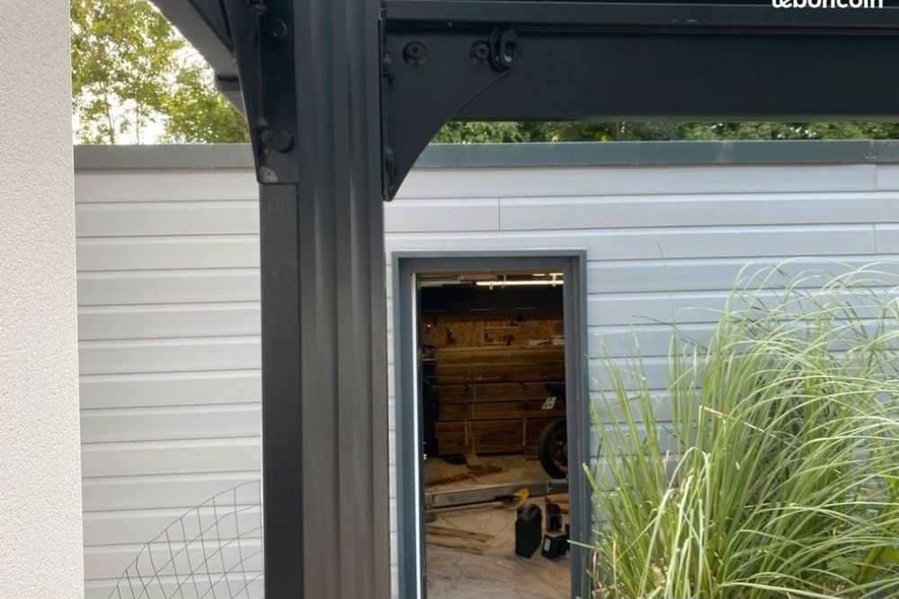 Tonnelle polycarbonate 3,5 m x 2,8 m avec rideaux Jardin