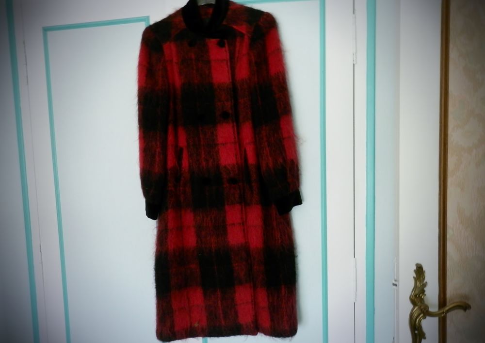 tr&egrave;s beau manteau taille 40 genre mohair , port&eacute;e 2 fois Vêtements