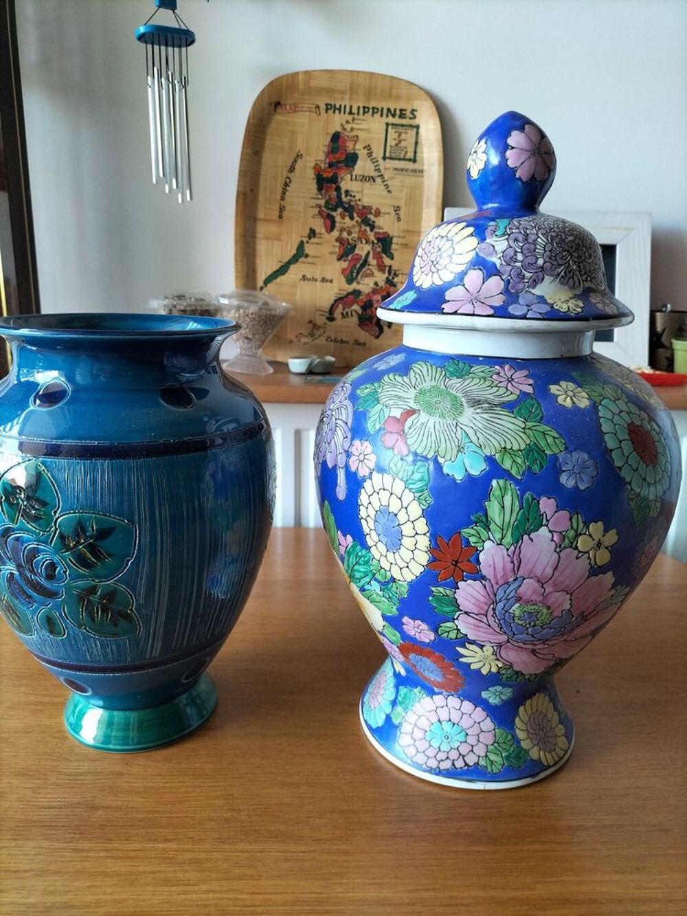 Vases (2). Décoration