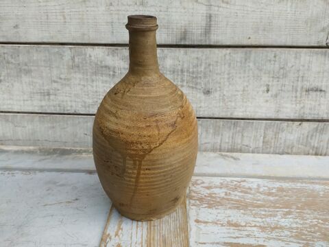 Ancienne Bouteille Gr�s Puisaye XIXe
39 Loches (37)