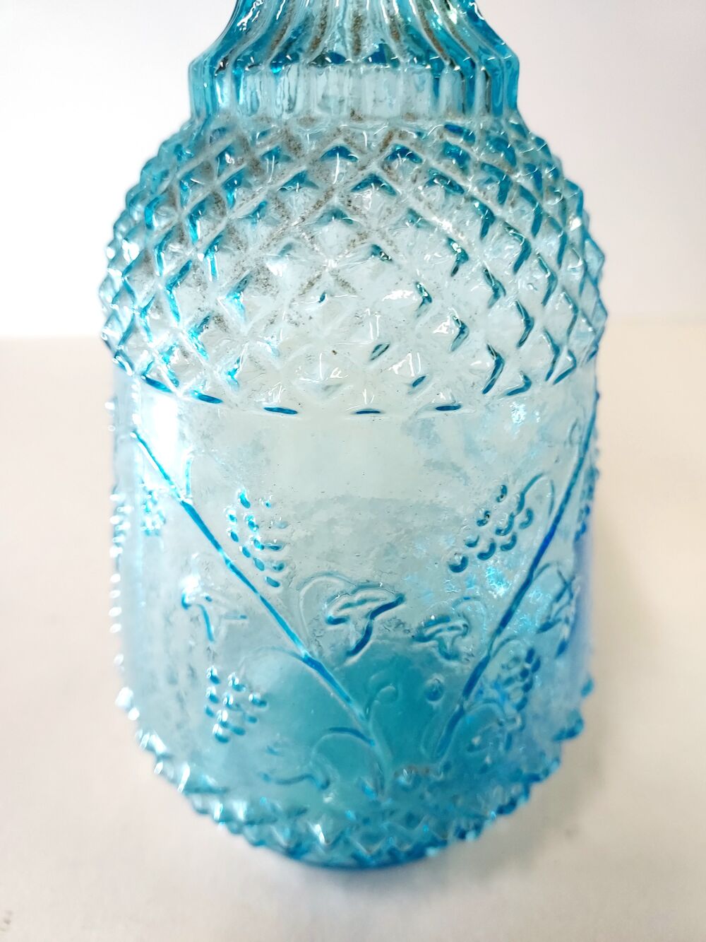Carafe 0.5L verre cisel&eacute; bleut&eacute; Cuisine