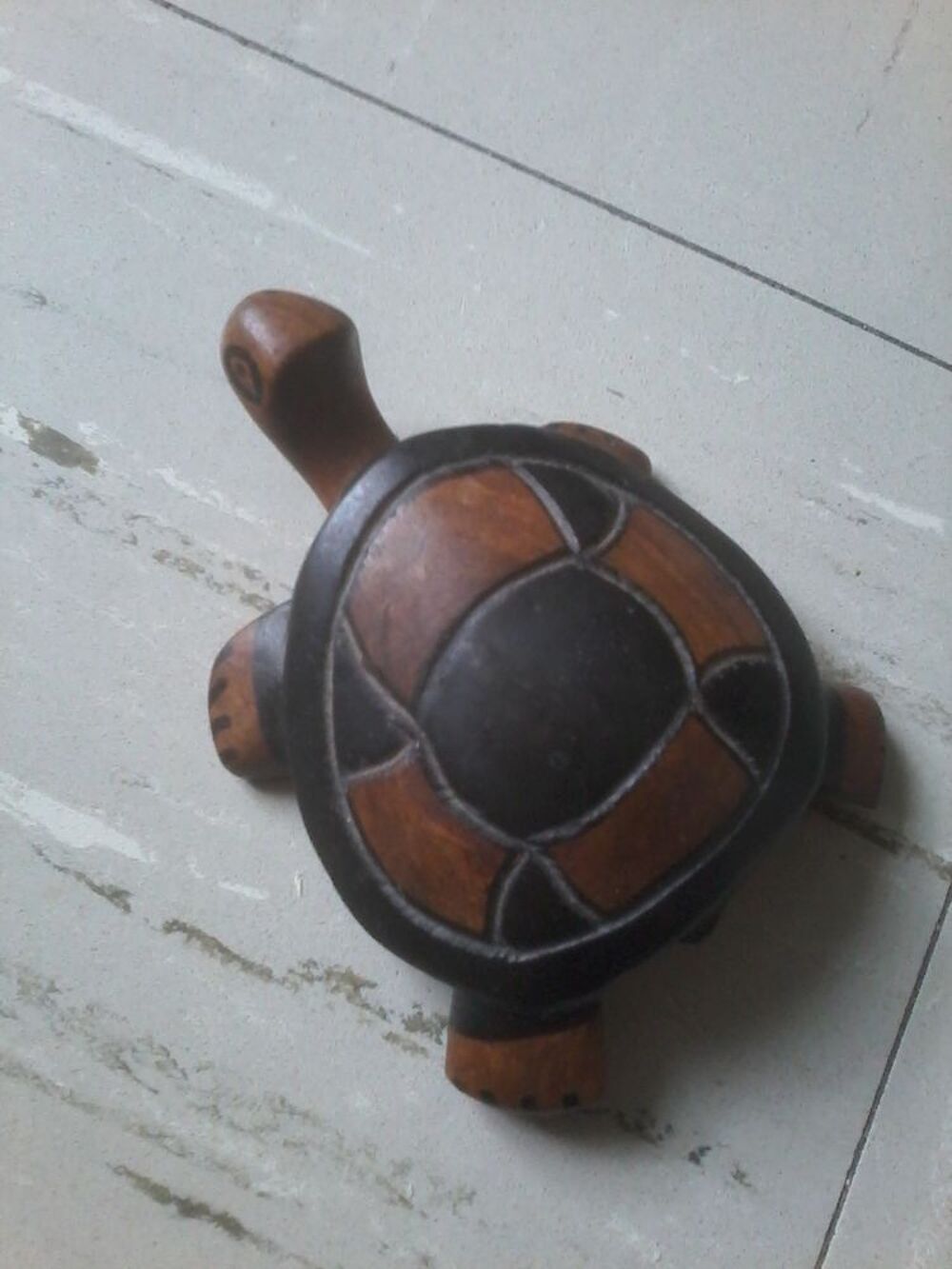 Tortue en bois clair Décoration