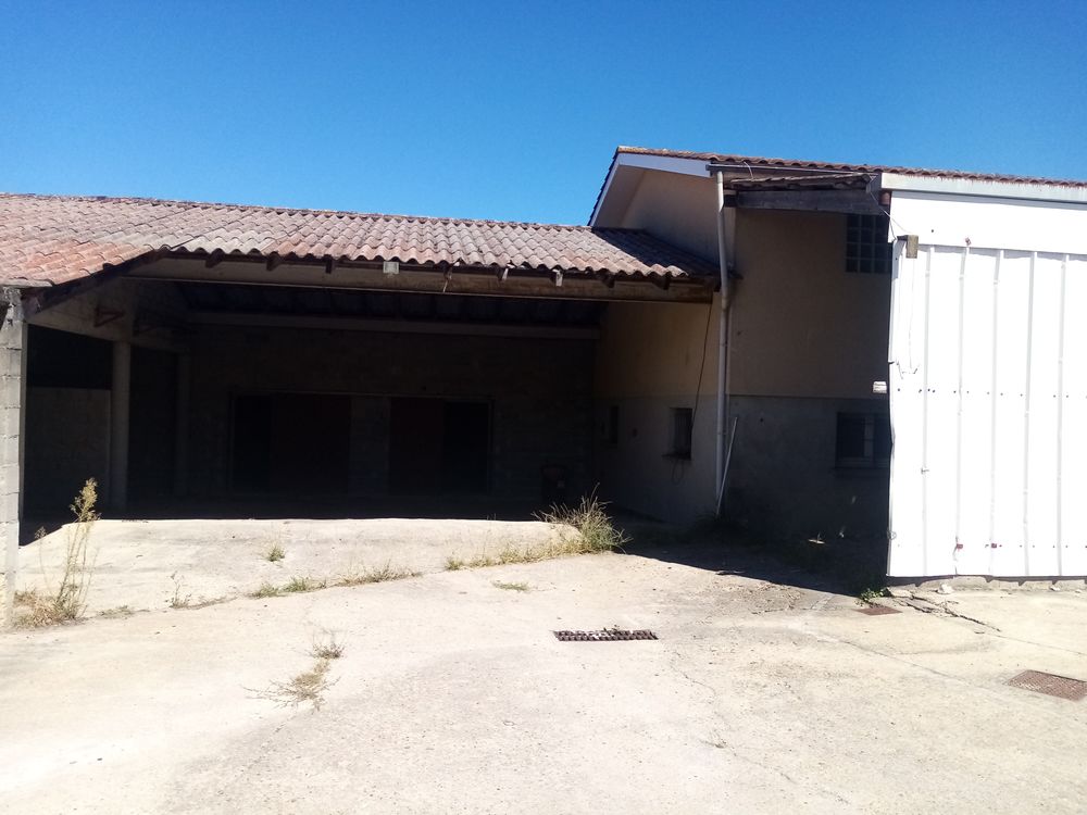 Location Autre HANGARS Saint-seurin-de-bourg