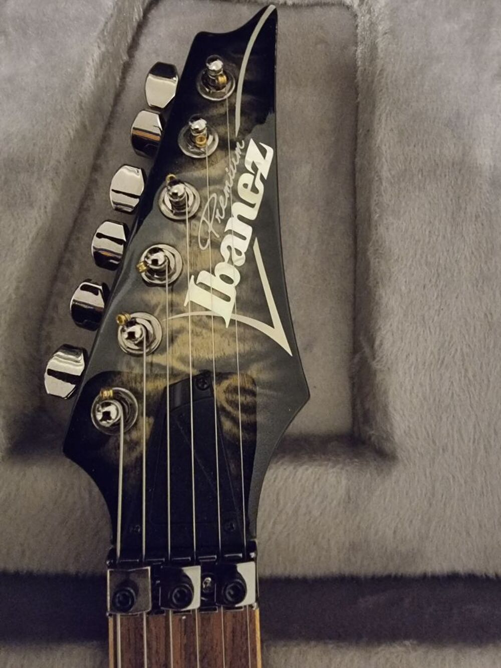 guitare &eacute;lectrique ibanez premium RG970 Instruments de musique