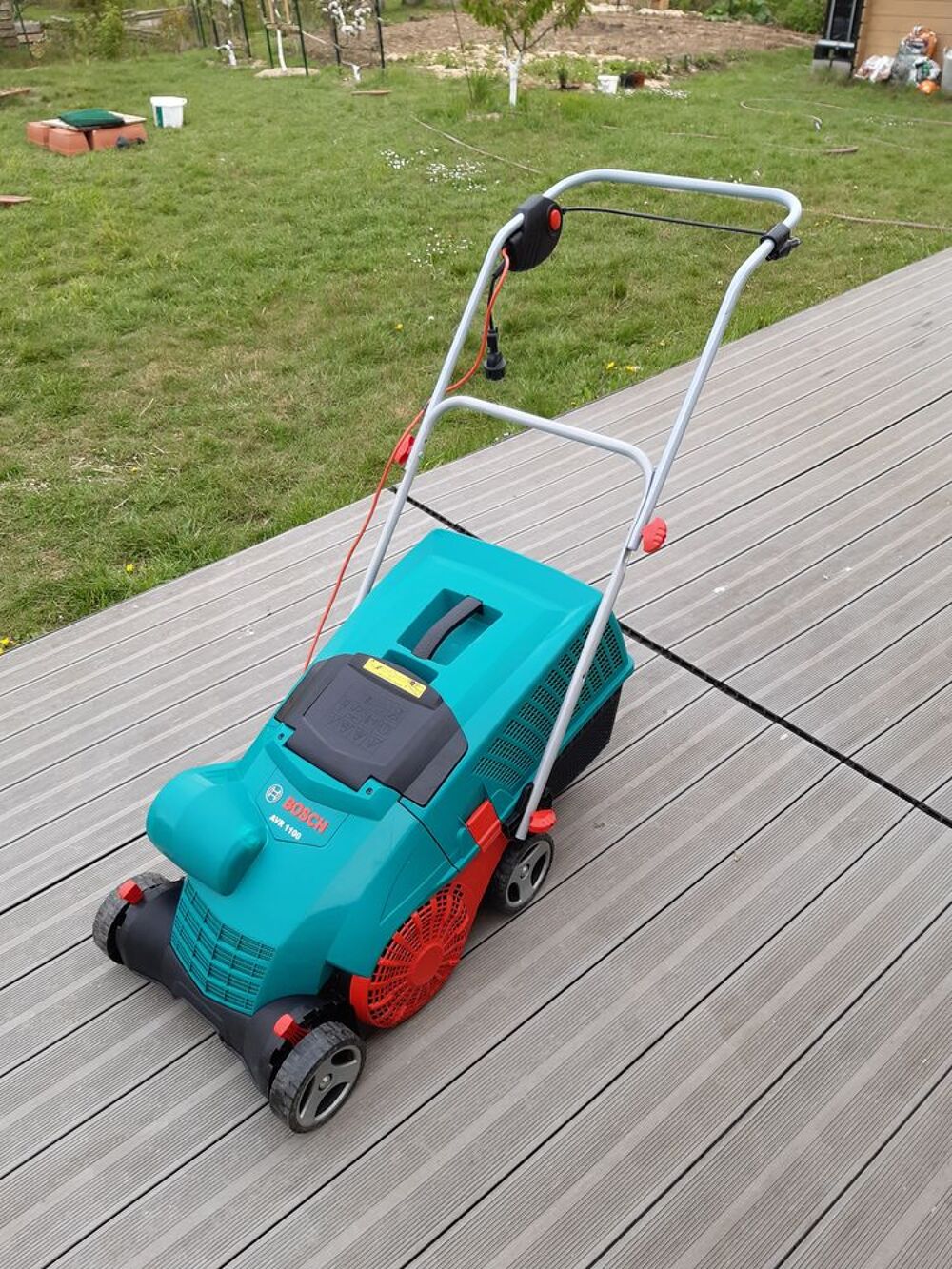 Scarificateur Bosch AVR 1100 Jardin